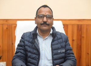 Nainital News: जिलाधिकारी ललित मोहन रयाल ने संभाला कार्यभार, दिए ये निर्देश