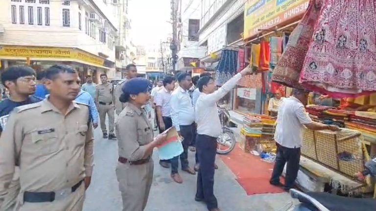 Nainital: रामनगर में प्रशासन ने मुख्य बाजार में चलाया अवैध अतिक्रमण के खिलाफ अभियान, लगाया इतना जुर्माना