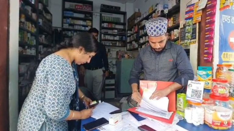 Ramnagar: स्वास्थ्य विभाग की छापेमारी, मेडिकल स्टोरों पर की कार्रवाई; झोलाछाप डॉक्टर पर भी तगड़ा एक्शन!