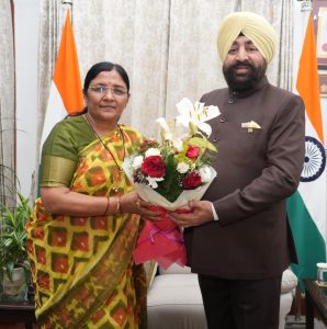 Union Minister Savitri Thakur meets Governor