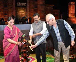 Upreti Sisters’ Garhwali, Kumaoni and Jaunsari songs created a sensation and the Virasat stage swayed with joy