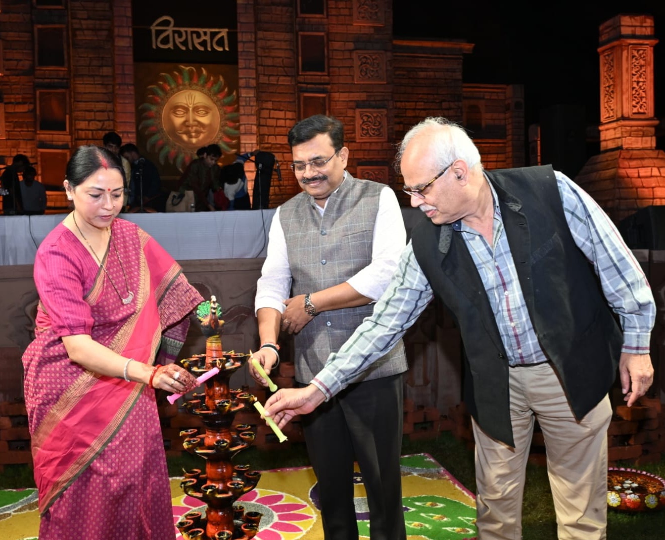 Upreti Sisters’ Garhwali, Kumaoni and Jaunsari songs created a sensation and the Virasat stage swayed with joy