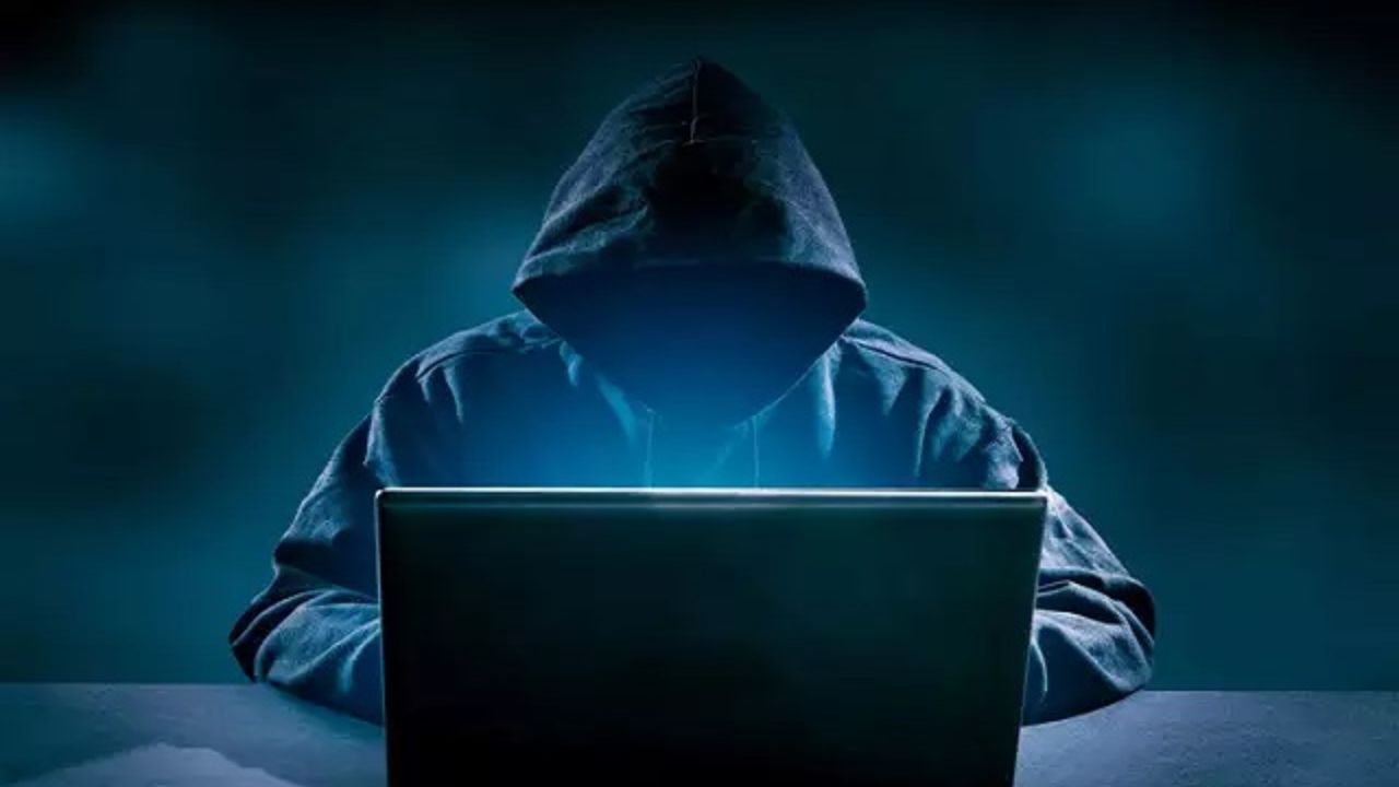 Uttarakhand News: त्योहारी सीजन में साइबर ठगों से सावधान, पुलिस ने किया जागरूकता