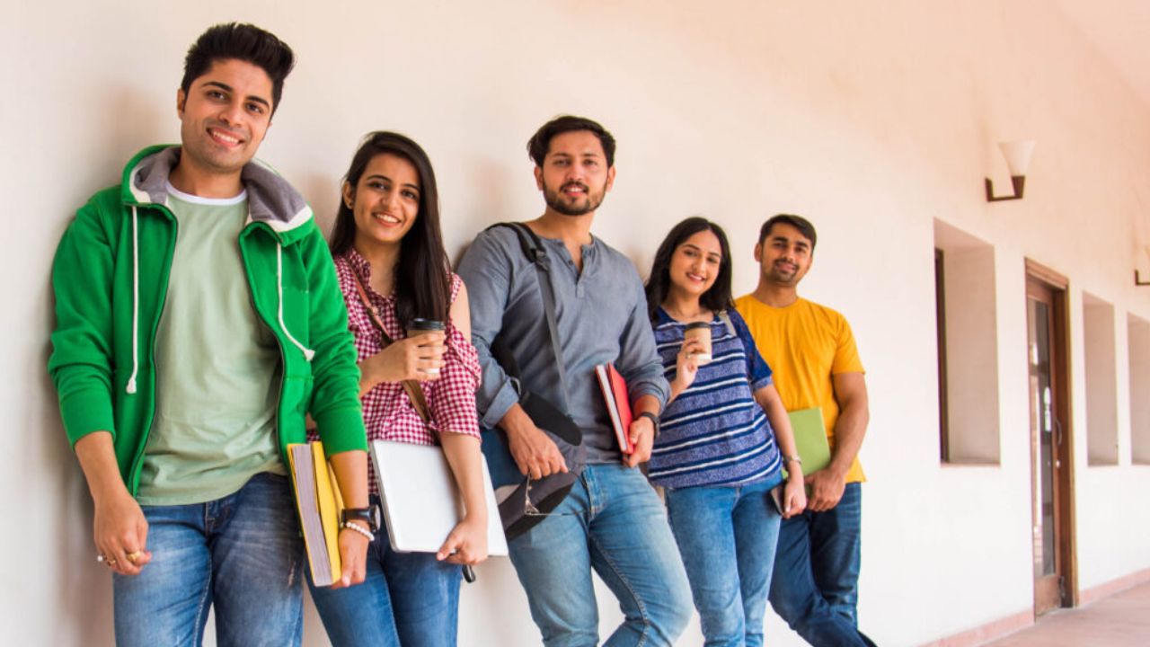 Uttarakhand: आर्थिक रूप से कमजोर छात्रों के लिए सरकार का तोहफा, जानिए योजना की खास बातें…