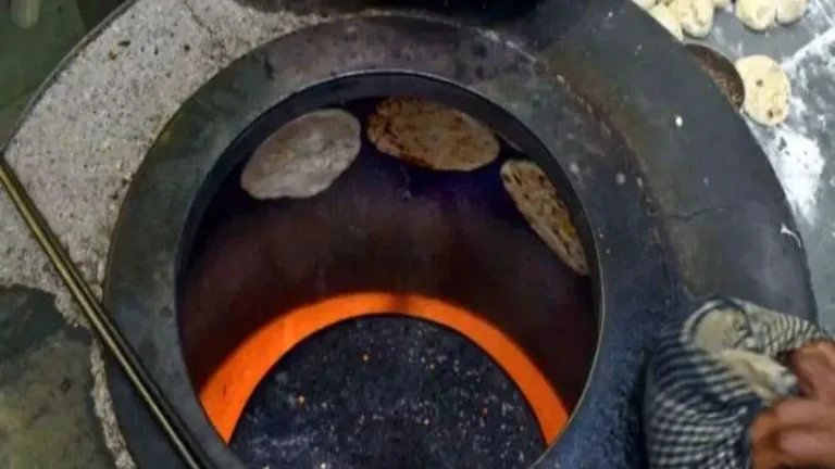 Uttarkashi : रोटी पर थूक लगाने वाले वीडियो के वायरल