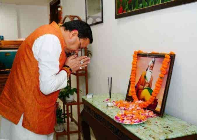 Valmiki Jayanti 2025: महर्षि वाल्मीकि देहरादून में CM Dhami ने ऐसे दी भावपूर्ण श्रद्धांजलि