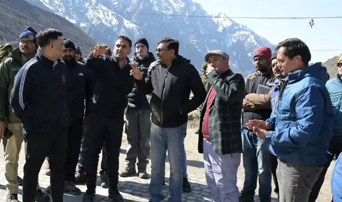 dehradun : मुख्य सचिव आनन्द बर्द्धन ने केदारनाथ यात्रा व्यवस्थाओं