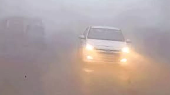 उत्‍तराखंड में ठंड की दस्‍तक, इस शहर ने ओढ़ी कोहरे