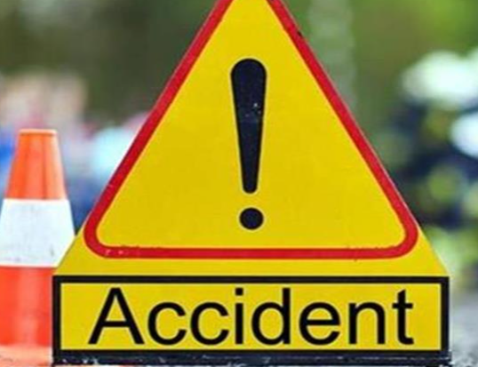 उत्तराखंड में बड़ा हादसाः अनियंत्रित होकर कार खाई में गिरी,