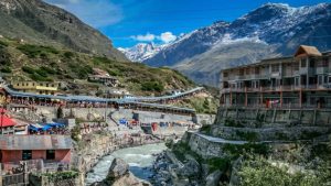 उत्तराखंड मौसम में बड़ा ट्विस्ट! पहाड़ों में बारिश, मैदानों में गुलाबी ठंड, जानिए मौसम का पूरा हाल