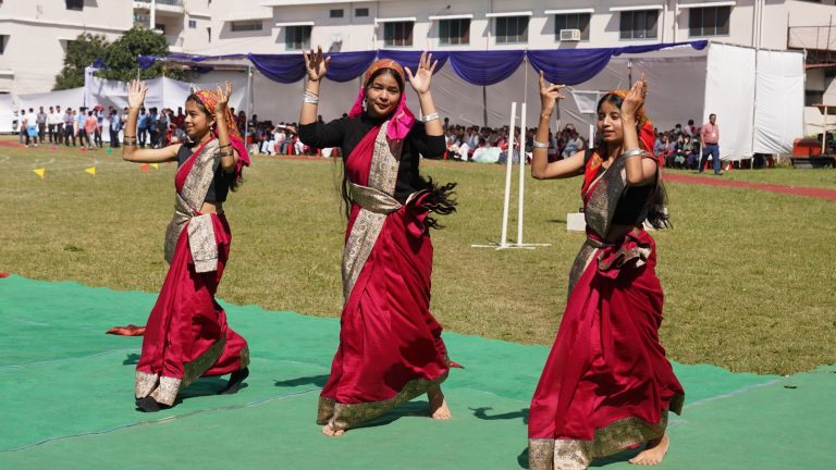 एसजीआरआर यूनिवर्सिटी में ‘खेलोत्सव 2025’ का भव्य शुभारंभ। हज़ारों छात्र-छात्राएं