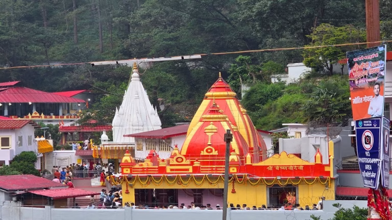 कैंची धाम में संदिग्ध हालात में युवक की गोली लगने