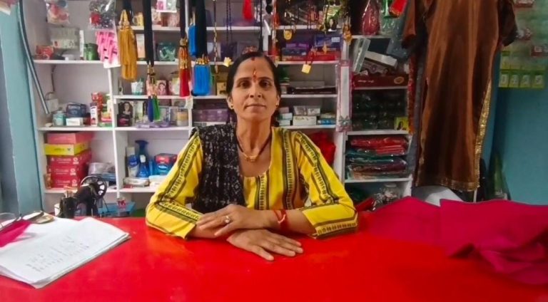 चंपावत की ग्रामीण महिला ने सिलाई, ऐपण कला और ब्यूटी