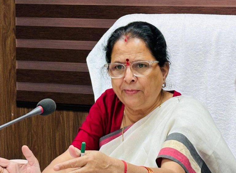 देहरादून में ऑपरेशन के दौरान महिला के पेट में छूटी