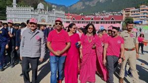 नैनीताल में ब्रेस्ट कैंसर जागरूकता के लिए निकली पिंक रैली, गूंजा संदेश जागरूक बनो सुरक्षित रहो