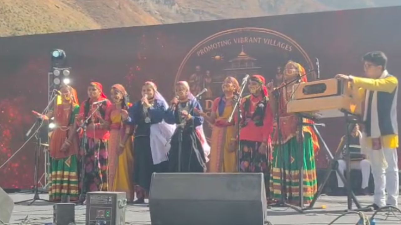 भारत के अंतिम गांव माणा में शुरू हुआ देवभूमि सांस्कृतिक महोत्सव, उमड़ा जनसैलाब