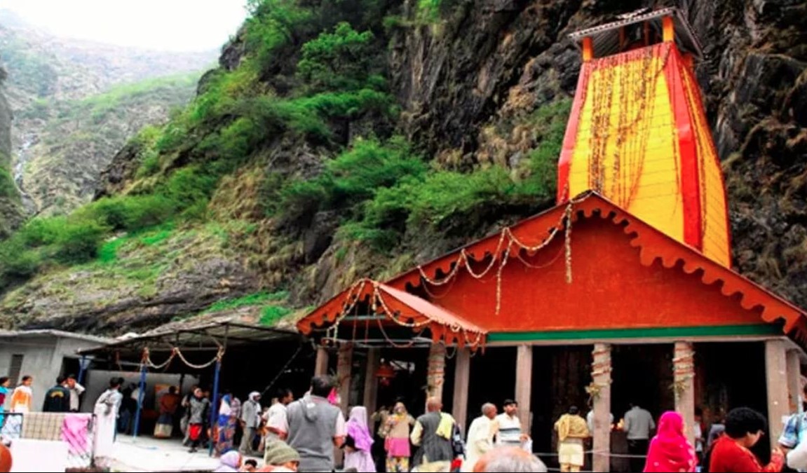विधि विधान के साथ बंद हुए यमुनोत्री धाम के कपाट
