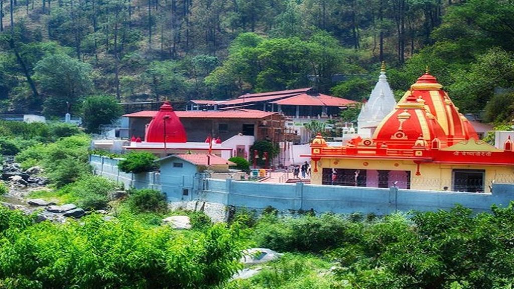 नैनीताल की वादियों में बढ़ती आस्था, जहां बाबा नीम करौली की दिव्यता ने कैंची धाम को दे दी नई पहचान