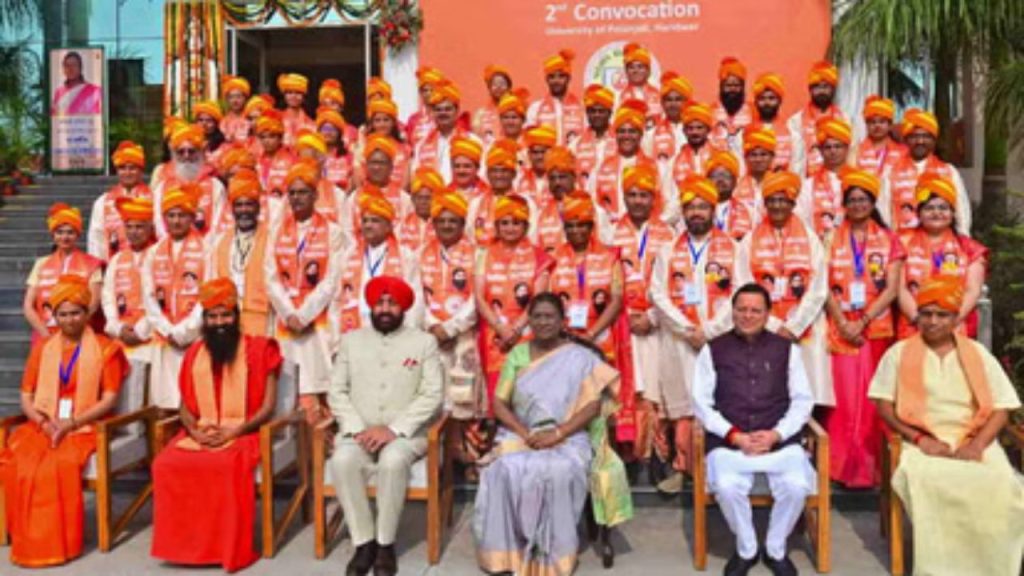 भारत की बेटियां देश का नाम कर रही रोशन: राष्ट्रपति द्रौपदी मुर्मू