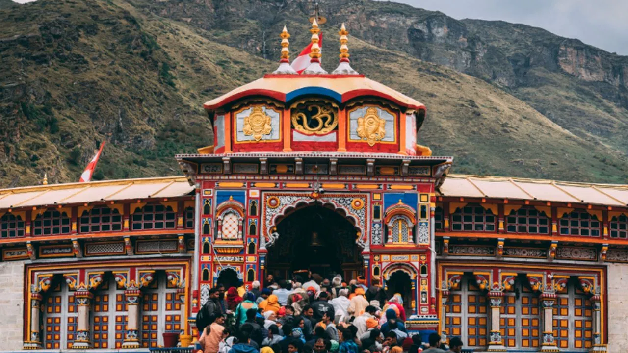 Badrinath : बद्रीनाथ धाम के आधे क्षेत्र की विद्युत आपूर्ति
