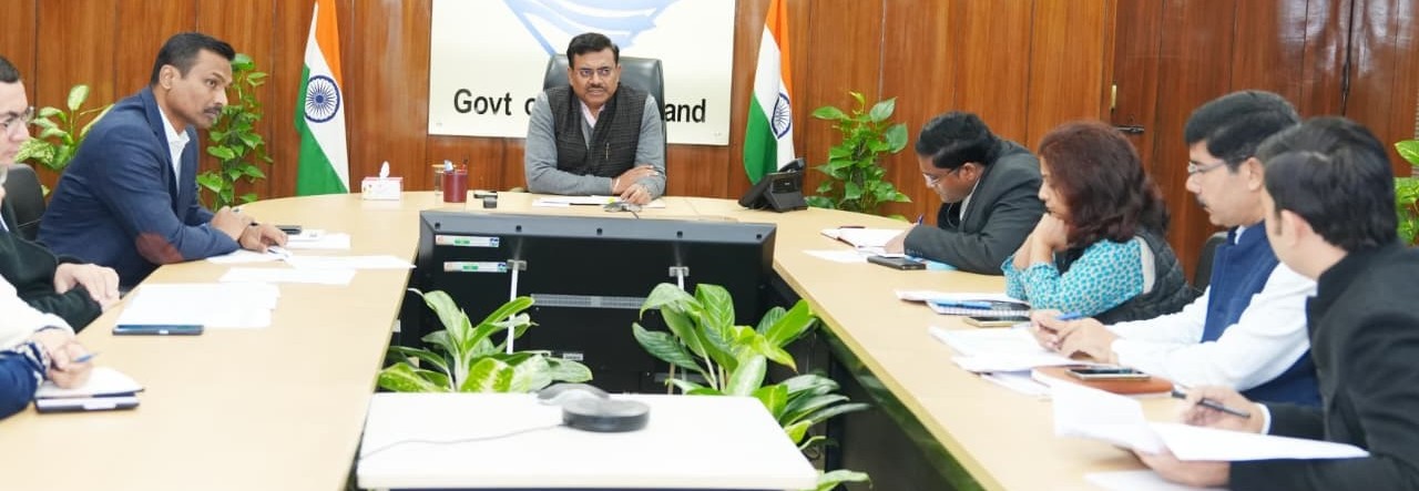 CS orders speedy establishment of labs and libraries in PM