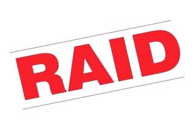 DEHRADUN : बिल्डरों और शराब कारोबारियों के प्रतिष्ठानों और घरों