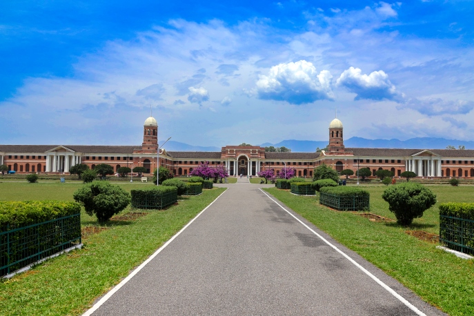 DEHRADUN : राज्य स्थापना दिवस पर प्रधानमंत्री के आगमन को