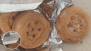 Dehradun: रजत जयंती समारोह में बाल विकास विभाग पर सवाल, एक्सपायरी बिस्किट वितरण से मचा हड़कंप