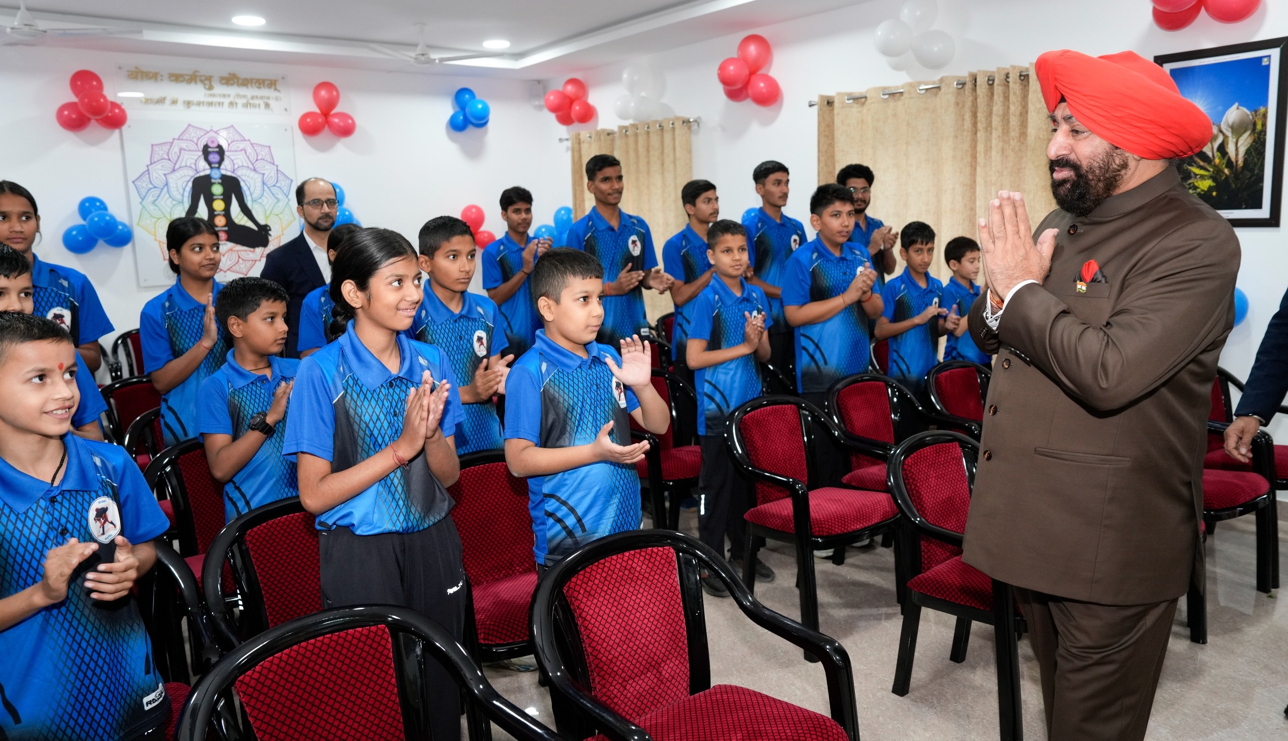 Gov holds ‘Amrit Peedhi Samvad’ with children at Raj Bhavan