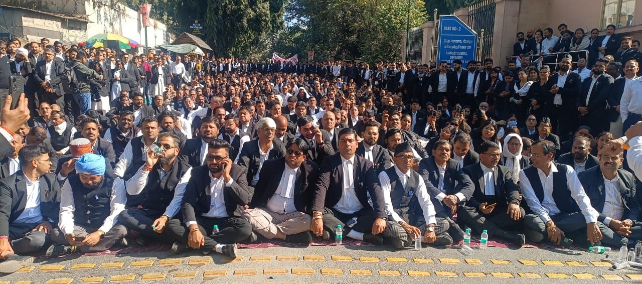 Lawyers’ strike continues in Doon, lawyers demand direct meeting with