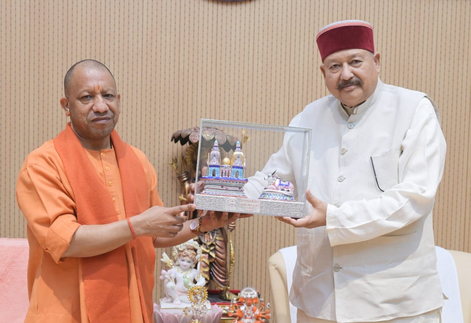 Maharaj meets UP CM Yogi Adityanath, discusses pending issues