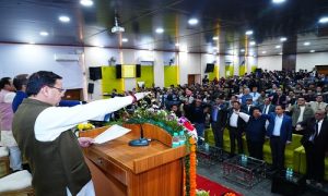 Samvidhan Divas : CM पुष्कर सिंह धामी ने पुलिसकर्मियों और