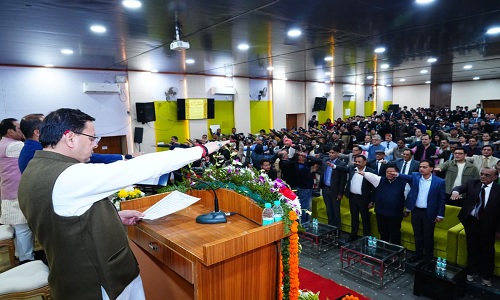 Samvidhan Divas : CM पुष्कर सिंह धामी ने पुलिसकर्मियों और