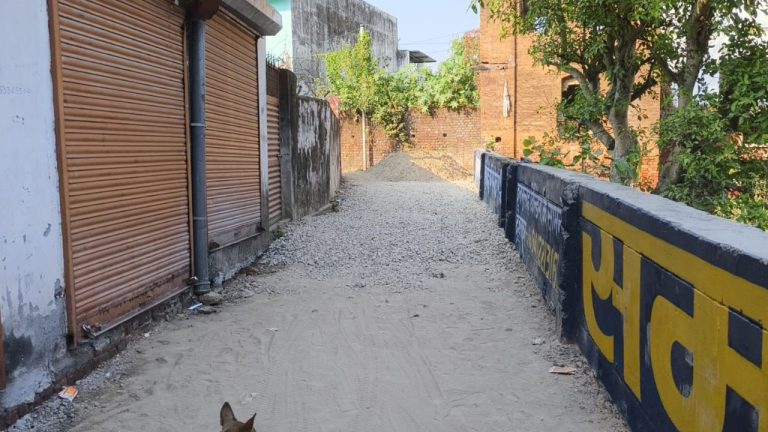 Uttarakhand: डोईवाला नगर पालिका की बड़ी लापरवाही, निजी भूमि पर बना दी सड़क, जमीन मालिक ने जताई आपत्ति