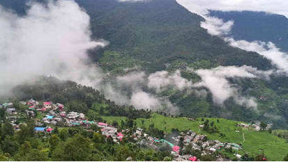 weather news : पर्वतीय जिलों के कुछ हिस्सों में हल्की