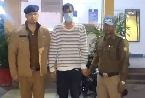 एसएससी CHSL परीक्षा में हाई-टेक नकल का खुलासा, अभ्यर्थी हुआ