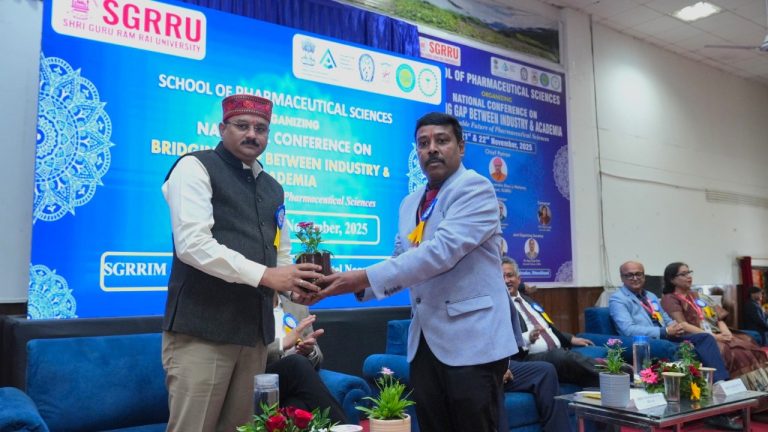 एसजीआरआरयू में नेशनल कॉन्फ्रेंस सफलतापूर्वक सम्पन्न, देशभर के विशेषज्ञों ने