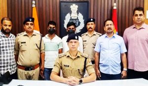 किच्छा में तीन किलो अफीम के साथ दो तस्कर गिरफ्तार,