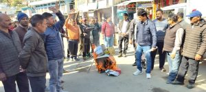 ग्वालदम-वाण सड़क निर्माण: मुख्यमंत्री के फैसले से देवाल में आक्रोश,