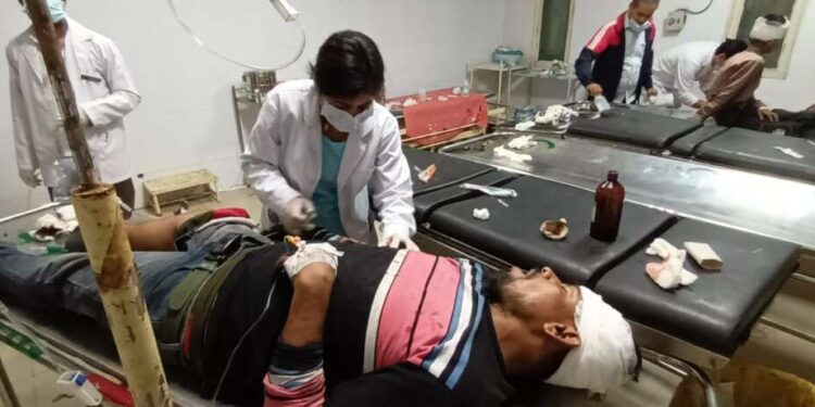 ट्रांसपोर्ट नगर चौकी के पास खौफनाक भिड़ंत, रोडवेज बस ने मैजिक को कुचला