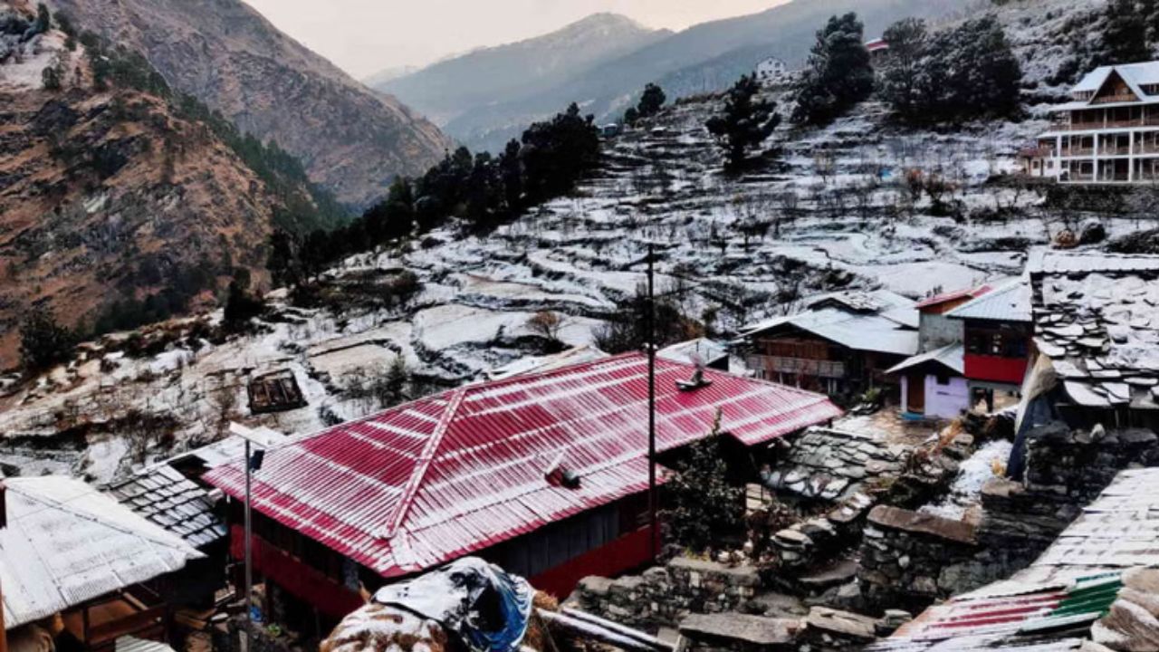 ठंड से बेहाल उत्तराखंड: नदी-नाले बर्फ में बदलें, जानें क्या कहना है मौसम विभाग का