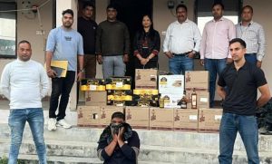 डिफेंस के नाम पर शराब तस्करी का भंडाफोड़,18 पेटी अवैध