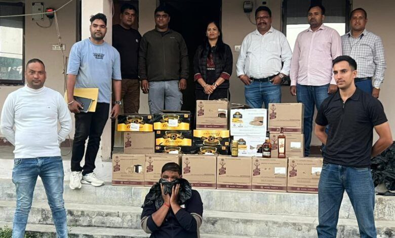डिफेंस के नाम पर शराब तस्करी का भंडाफोड़,18 पेटी अवैध