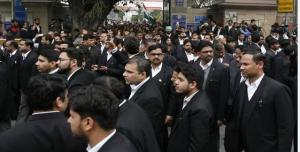 देहरादून में वकीलों का आंदोलन जारी, आज हड़ताल और जाम