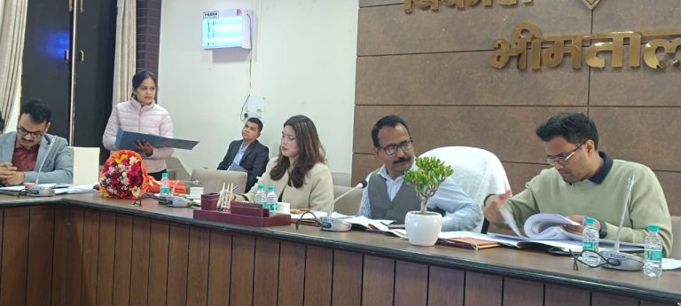 नैनीताल: DM ने विकास कार्यों की धीमी प्रगति पर जताई नाराजगी, विभागाध्यक्षों को दिए ये सख्त निर्देश