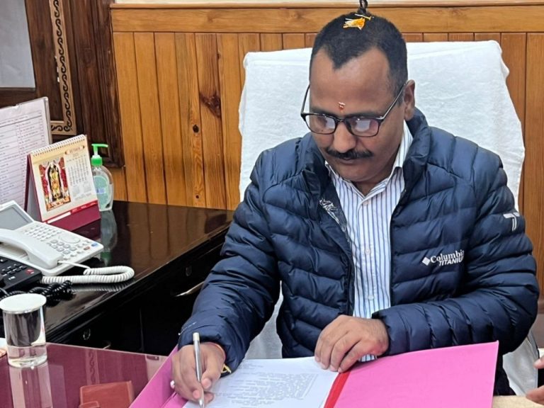 नैनीताल में ठंड बढ़ते ही प्रशासन सतर्क, बेघर और असहायों के लिए राहत इंतजाम तेज