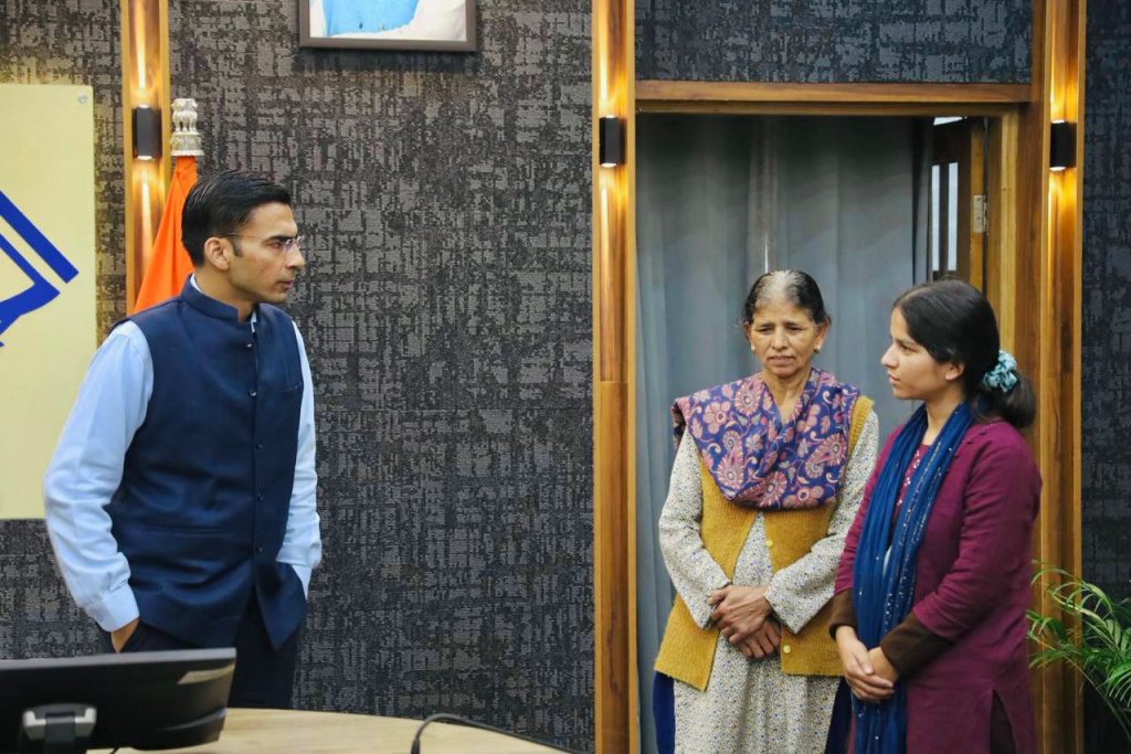 प्रतिभाशाली बेटी को मिली नई उड़ान, रोजगार और एमटेक शिक्षा