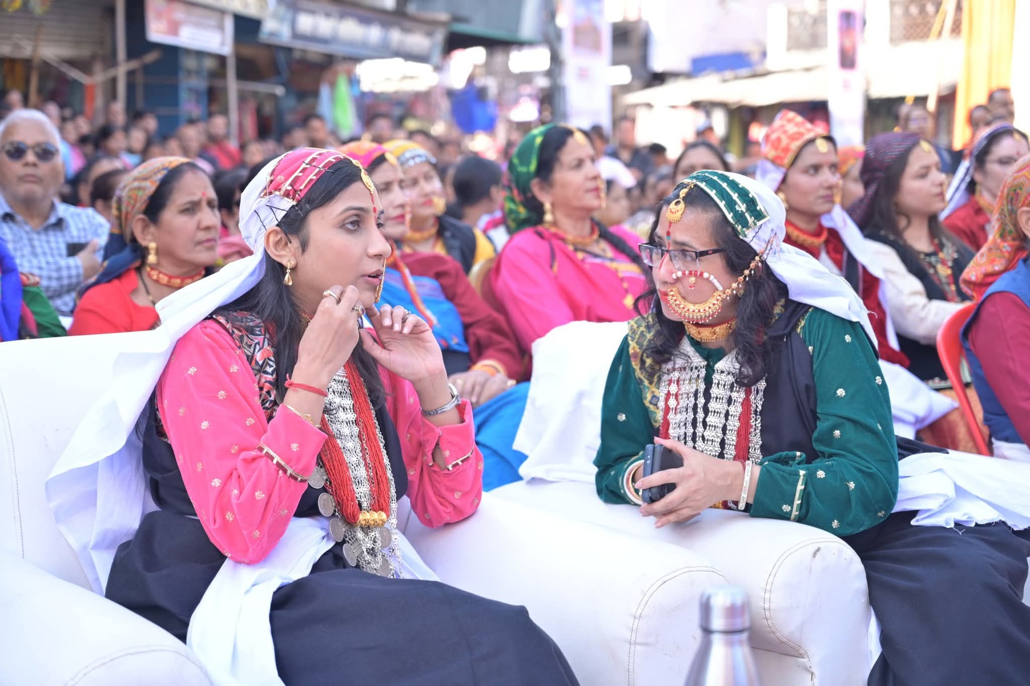 बैकुंठ चतुर्दशी मेले में पर्वतीय परिधान फैशन शो ने खींचा