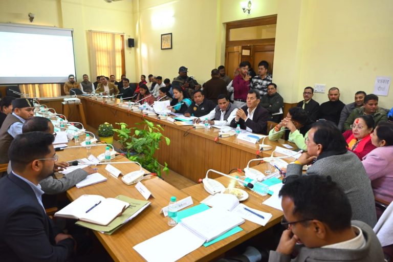 योजनाओं की सुस्ती पर सांसद अजय भट्ट सख्त, जलजीवन मिशन की गड़बड़ियों पर विभागों को लगाई फटकार