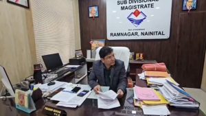 रामनगर में राजस्व टीम पर हमला: महिला पटवारी और कानूनगो के साथ अभद्रता, SDM ने दी चेतावनी